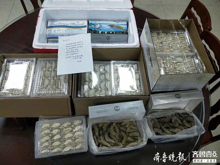 济南一消防队门口，一男一女放下四个箱子转身就走！消防员打开后泪奔了