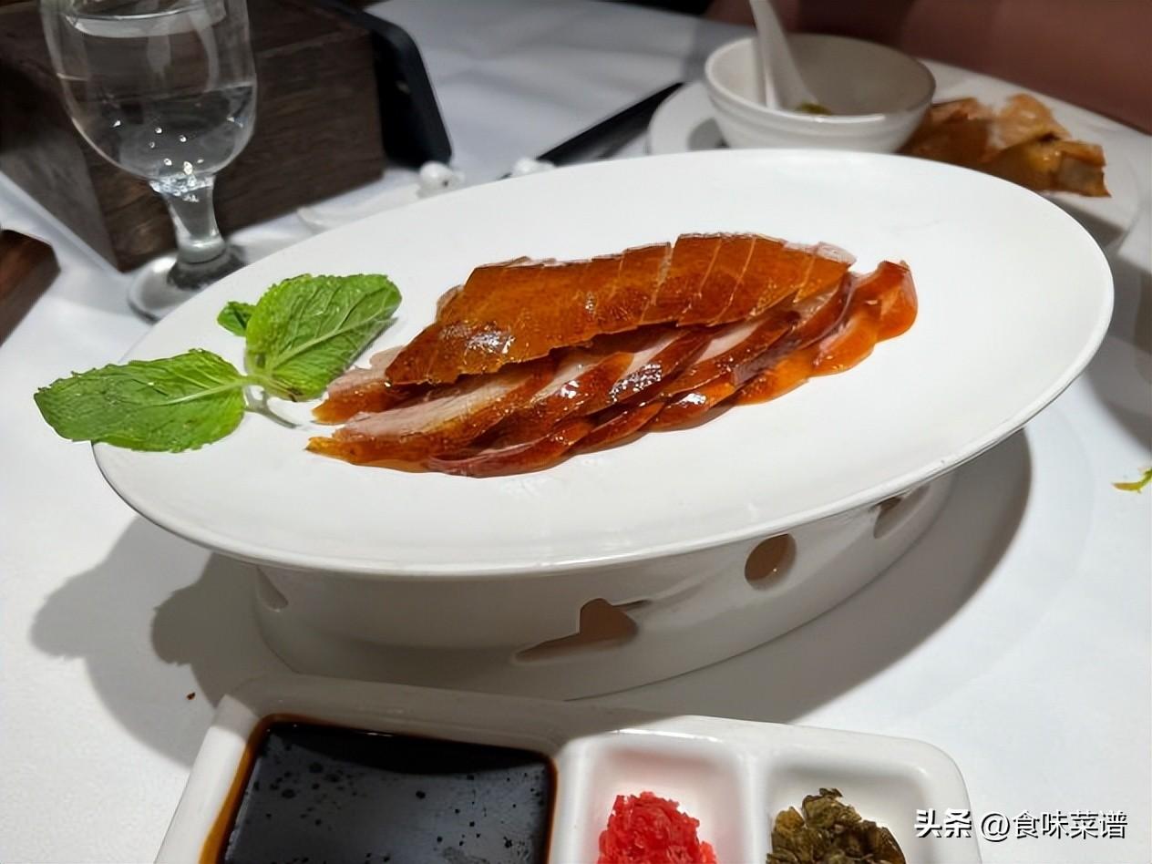 来北京吃烤鸭，推荐这5家是首选，性价比高，味道好，吃完不上当