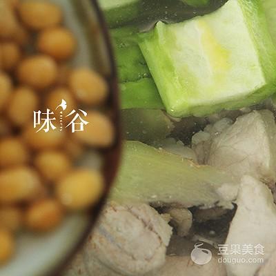 凉瓜排骨汤的做法