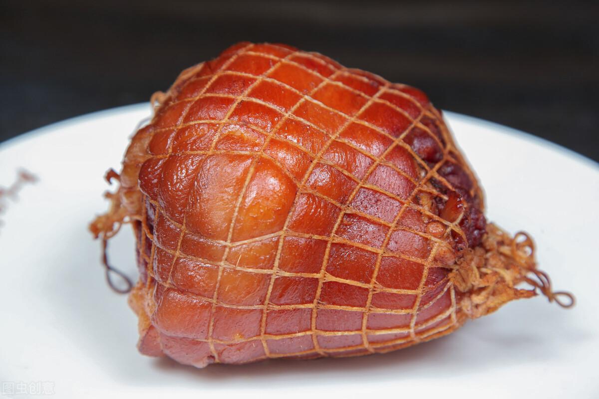 你知道猪前肘和后肘差别多大吗？有人常买错，教你巧分前肘和后肘