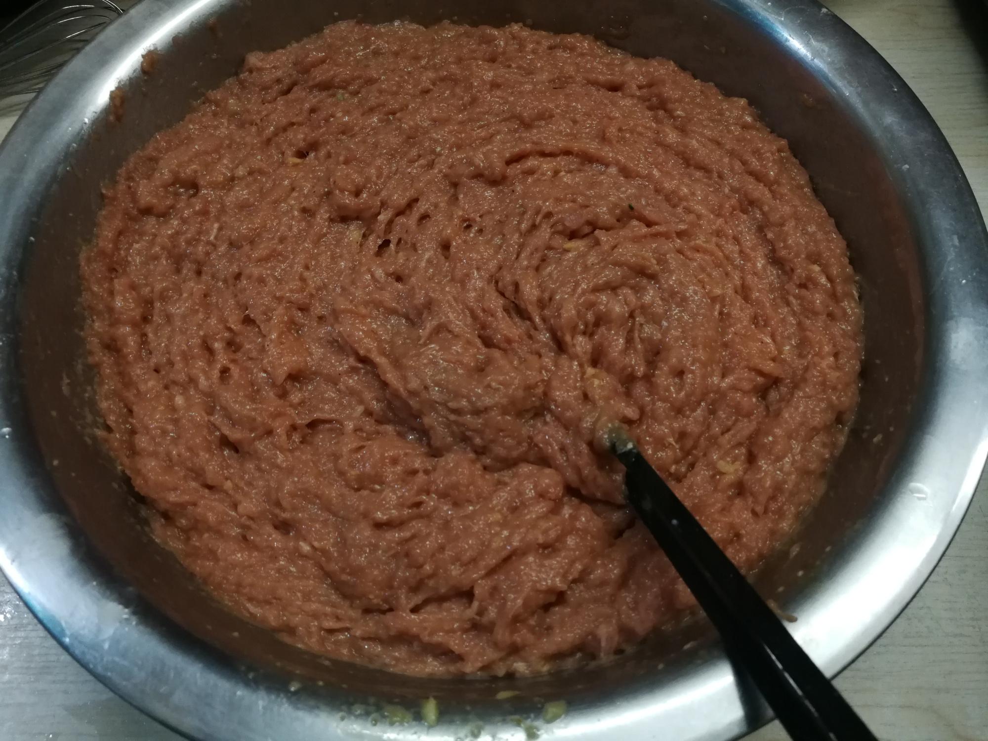 用五花肉包饺子，注意肥瘦比例，掌握2个诀窍，饺子爆汁香而不腻