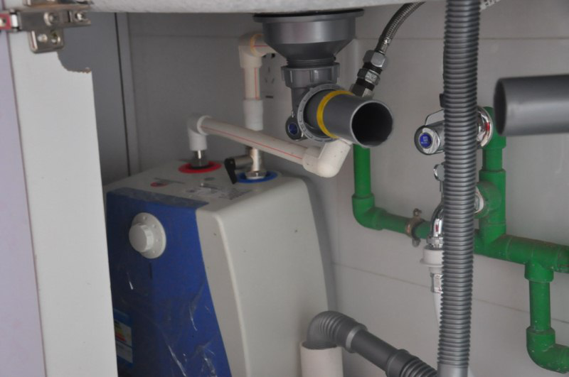 过来人的肺腑之言！厨房里要装个小厨宝，冬天洗碗再也不怕冷！