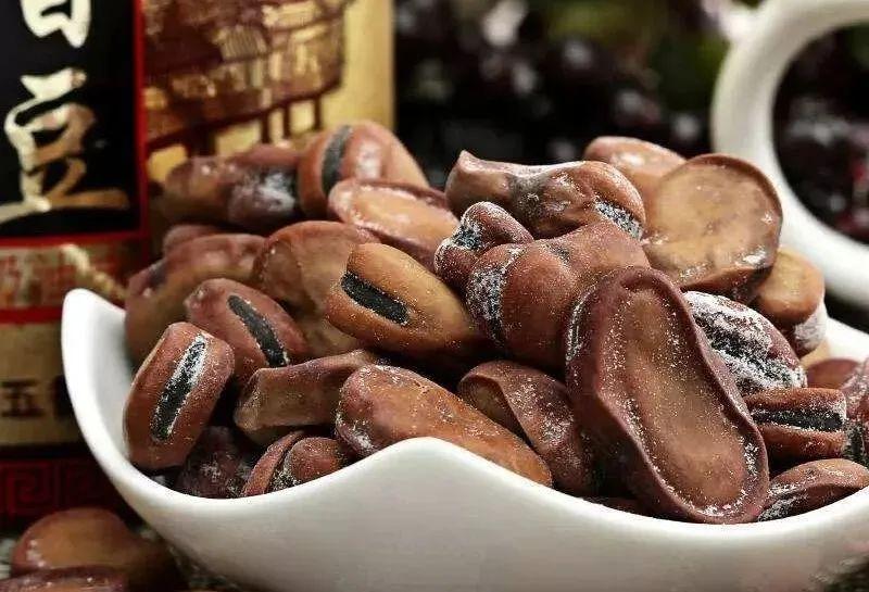 不尝老城隍庙五香豆，不算到过大上海