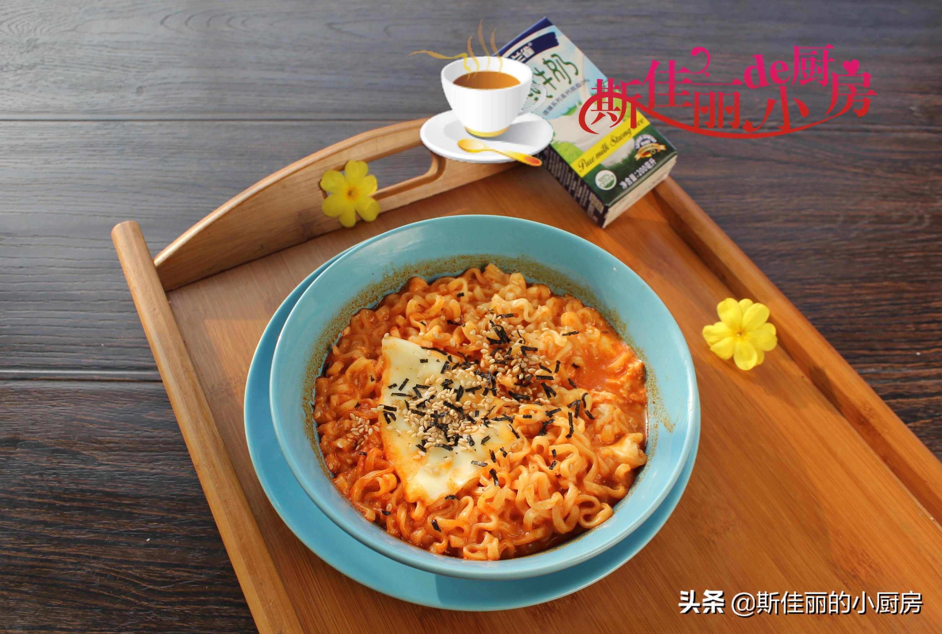 教你1个火鸡面的新吃法，比泡面更营养更好吃，做法简单一看就会