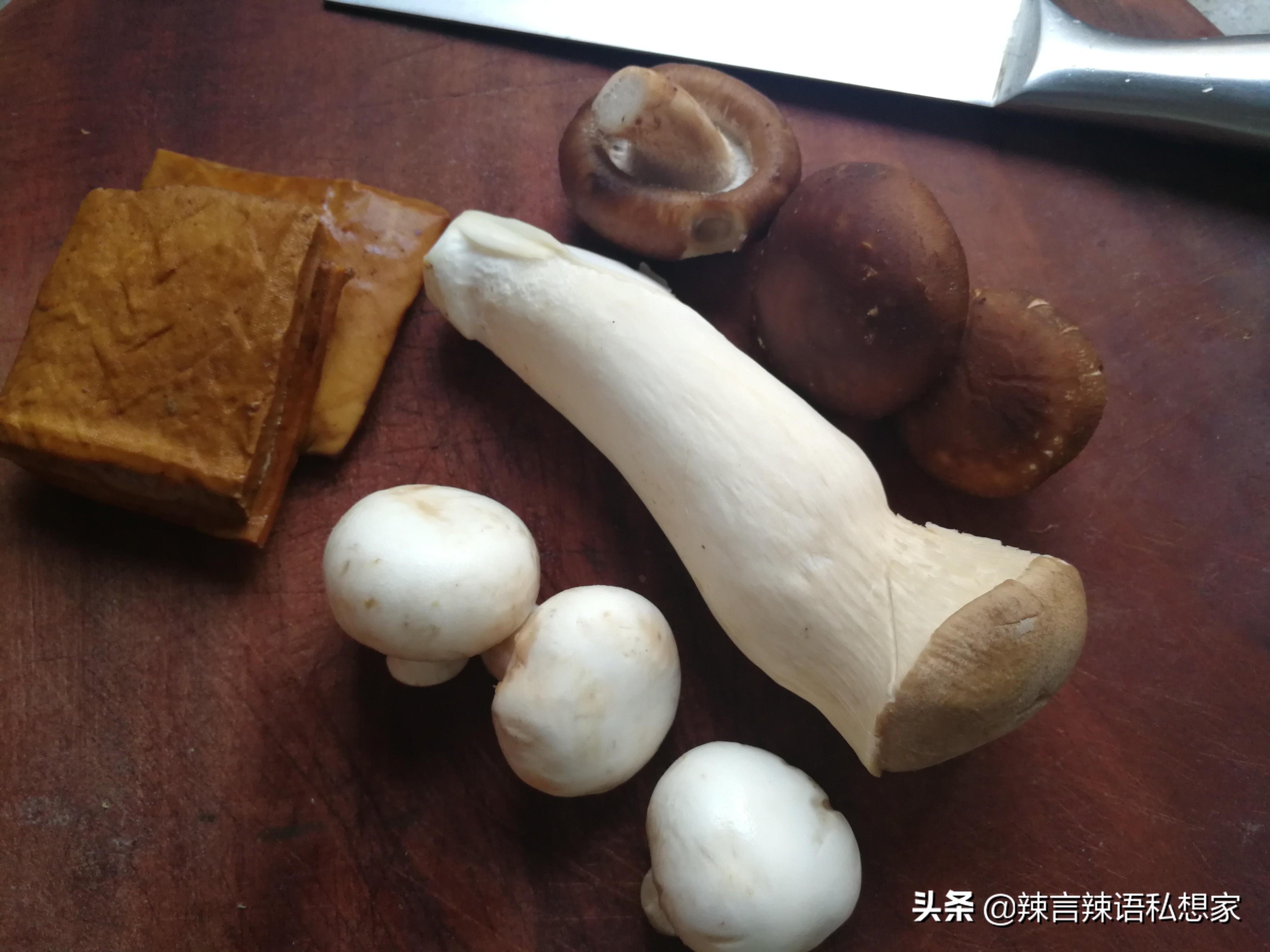 蘑菇控们有口福了，鲜嫩肥美的三菇，随便炒一炒就是一道美味