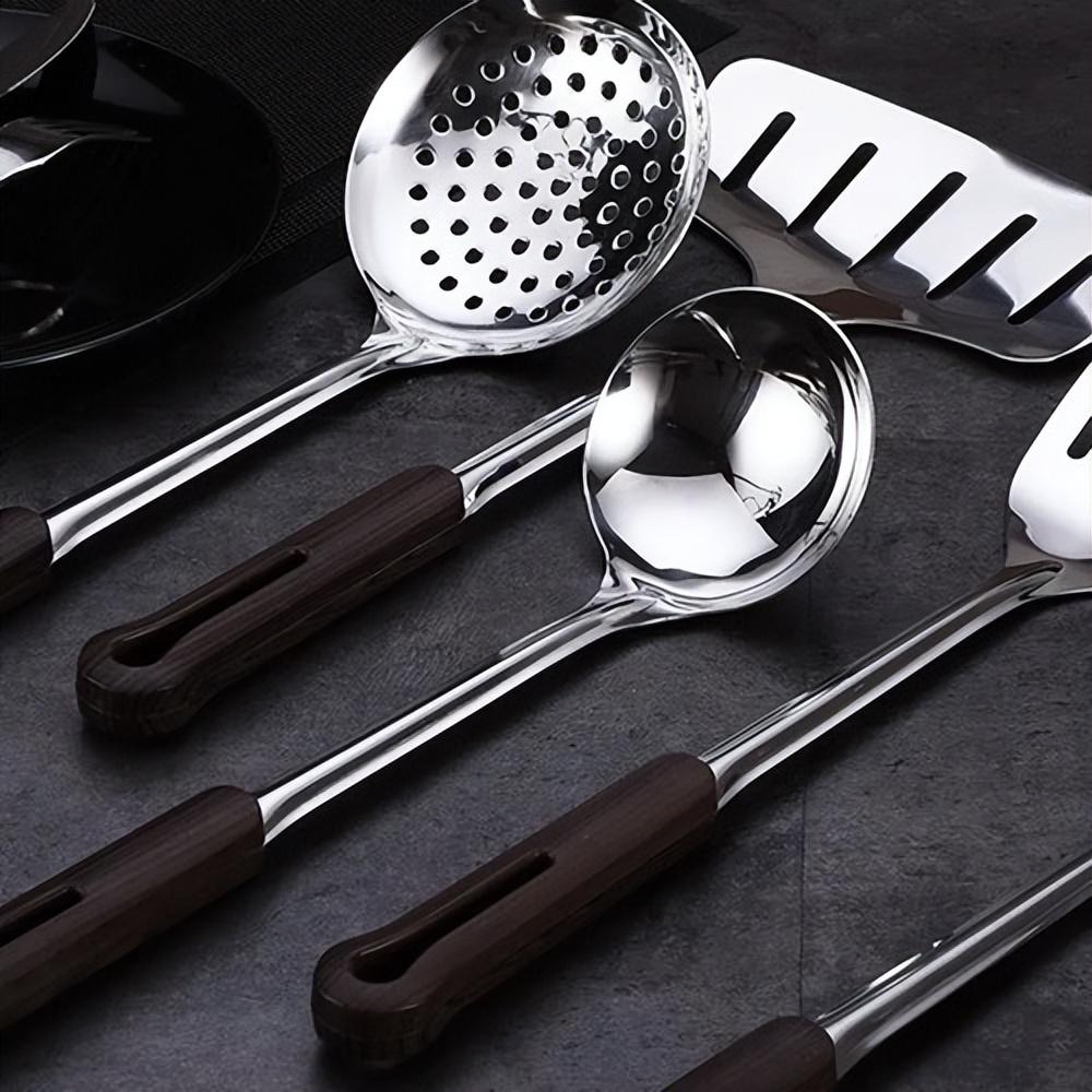 厨具430和厨具304是什么意思？二者有什么区别？哪个更值得选？