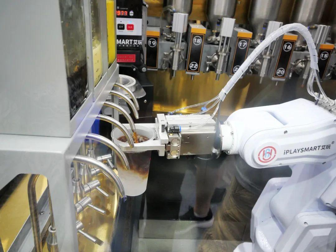 既不关店，也不裁员