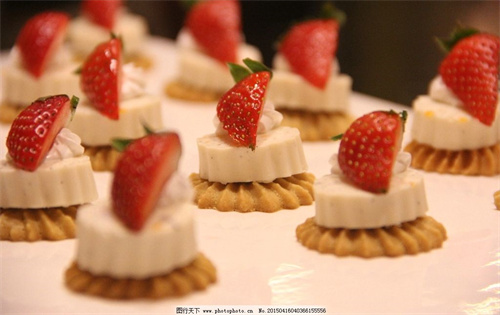 姐姐妹妹の养生美味菌汤连锅子