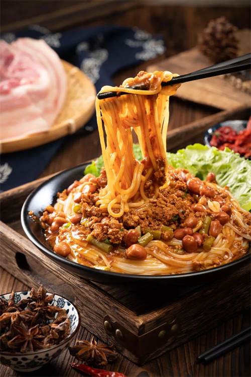 拿下3亿融资，3年开出700多家店，火热的面条赛道又出黑马